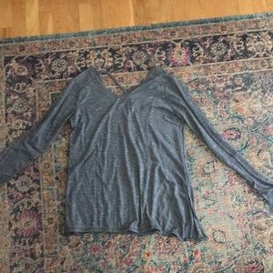 Women’s Medium long-sleeve grey workout shirt